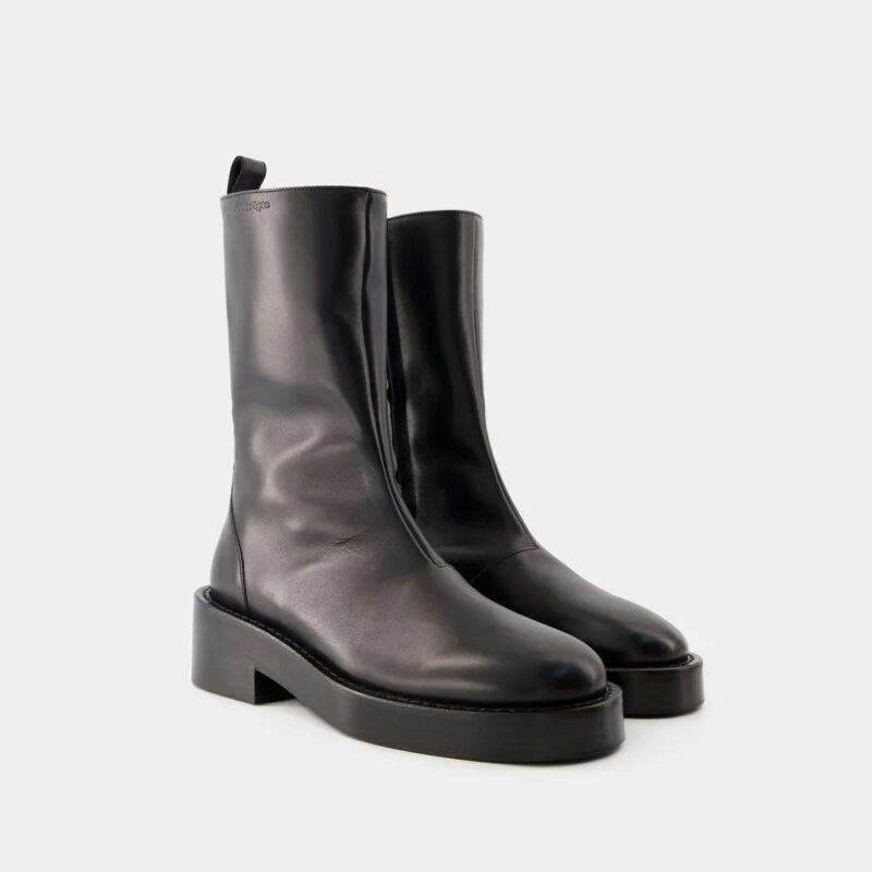 Courrèges Boots & laarzen - Zipped Ankle Boots - Leather - Black in zwart - Afbeelding 2